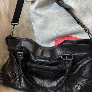 Chic Black Leather Shoulder Bag